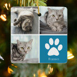 Kat-fotocollage Kute Blue-Kerstmis Keramisch Ornament<br><div class="desc">Deze mooie kattenfoto kerstversiering is gepersonaliseerd met schattige afbeeldingen van je lieve meisje kat. Pas dit geschenk aan met uw eigen aangepaste feliene foto's rond een koel blauw vierkant met een schattige witte pootdruk en de naam van uw kitten in het midden. Voeg je favoriete volledige foto op de achterkant...</div>