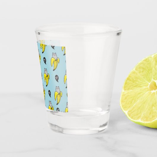 Kat in bananen shot glas (Rechts)