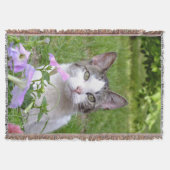 Kat in de Driemaands Blanket Flowers Deken (Voorkant)