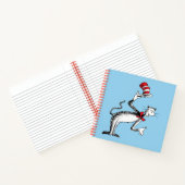 Kat in de hoed maakt een buiging notitieboek (Binnen)