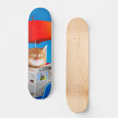 Kat in de krant leest de krant persoonlijk skateboard (Voorkant)