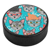 Kat in de pet hockey puck (3/4)