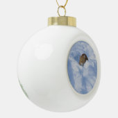 Kat in de sneeuw keramische bal ornament (Links)
