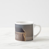 Kat in doos espresso kop (Rechts)