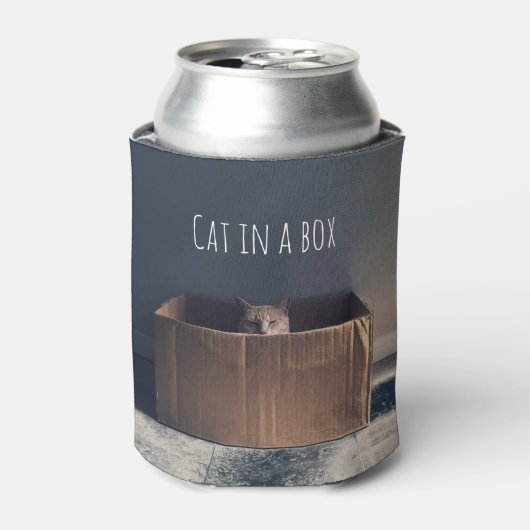 Kat in een doos. De Zen-kat-meester. Blikjeskoeler (Blikje Voorkant)