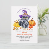 Kat in een hoed met pompoenen kaart (Staand voorkant)