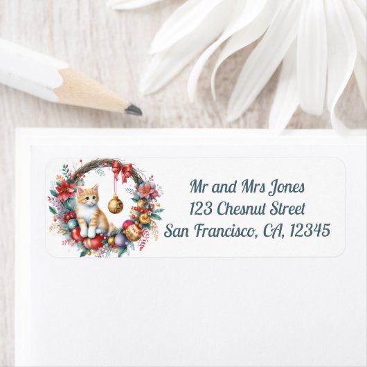 Kat in een kerst Bloemen Krans 2- Retouradres Etiket (Insitu)