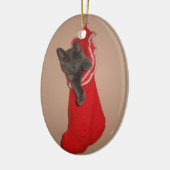 Kat in een kousenhuis keramisch ornament (Links)