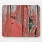 Kat in het gat in de schuur muismat (Voorkant)