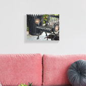 Kat in het park canvas afdruk (Insitu (Woonkamer))