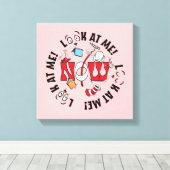 Kat in het Pet | Kijk me aan! Kijk me aan! Canvas Afdruk (Insitu (Houten vloer))