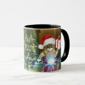 Kat in het Santa Claus-pet biedt kerstcadeau Mok (Voorkant rechts)