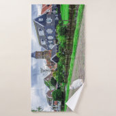 Kat in het traditionele vissersdorp badhanddoek (Badhanddoek)