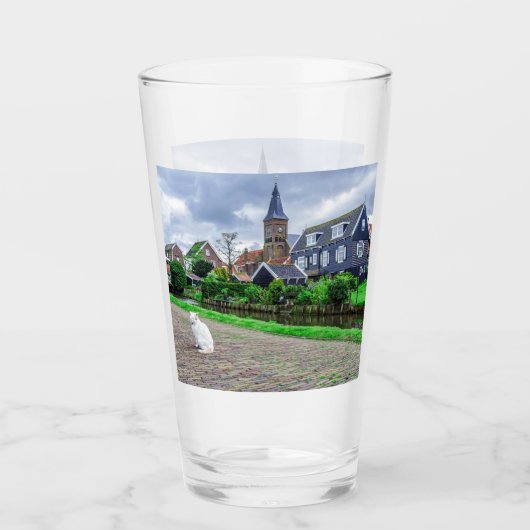 Kat in het traditionele vissersdorp glas (Voorkant)
