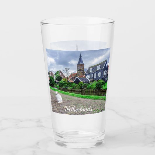 Kat in het traditionele vissersdorp glas (Voorkant)
