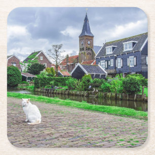 Kat in het traditionele vissersdorp kartonnen onderzetters
