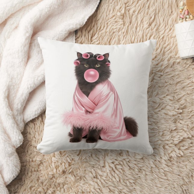 Kat in roze gewaad met haarrollers en bubblegum   kussen (Deken)