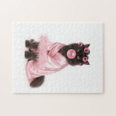 Kat in roze gewaad met haarrollers en kauwgom legpuzzel (Horizontaal)