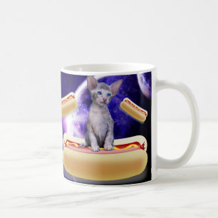 KAT IN RUIMTE MET HOT DOGS KOFFIE MUGS KOFFIEMOK