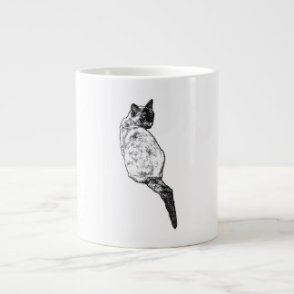 Kat in stille contemplatie grote koffiekop