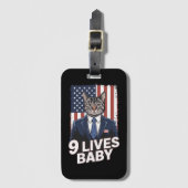 Kat in suite met Trump haar Amerikaanse vlag 9 lev Bagagelabel (Voorkant (verticaal))