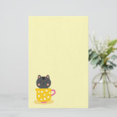 Kat in teacup-cartoon op munt briefpapier (Staand voorkant)