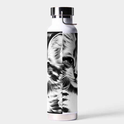 Kat in zwart-wit kat waterfles (Links)