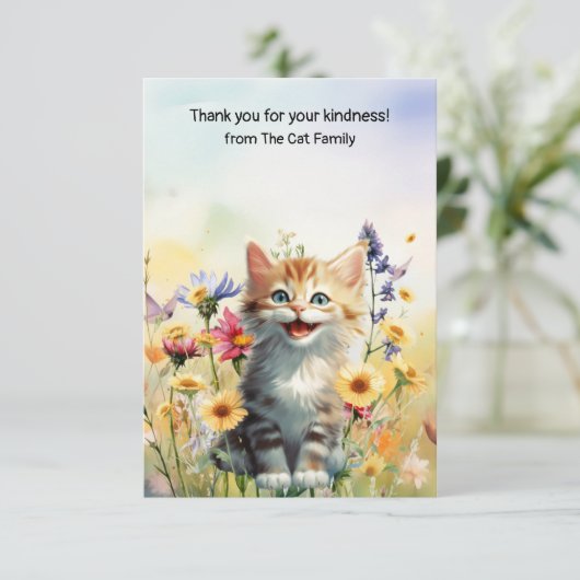 Kat is in bloemenveld bedankkaart (Staand voorkant)