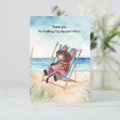 Kat is op het strand bedankkaart (Staand voorkant)