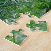 Kat kissende herten op gras buiten legpuzzel (Zijkant)