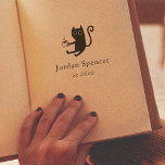 Kat & Koffie Ex Libris Gepersonaliseerd Boek Zelfinktende Stempel<br><div class="desc">Deze eenvoudige stempel is voorzien van een handgetekende illustratie van een kat die een hete koffie vasthoudt. Jouw naam is gedrukt in serif typografie,  met "ex libris" in cursief hieronder. Een geweldig cadeau voor docenten,  bibliothecarissen en boekenliefhebbers. Uitzicht het collectie gekoppeld op deze pagina voor meer boek stempel design!</div>