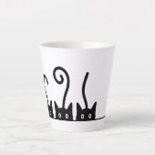 Kat lijn tekening. Drie katjes. Wereld Kattendag. Latte Mok (Voorkant)