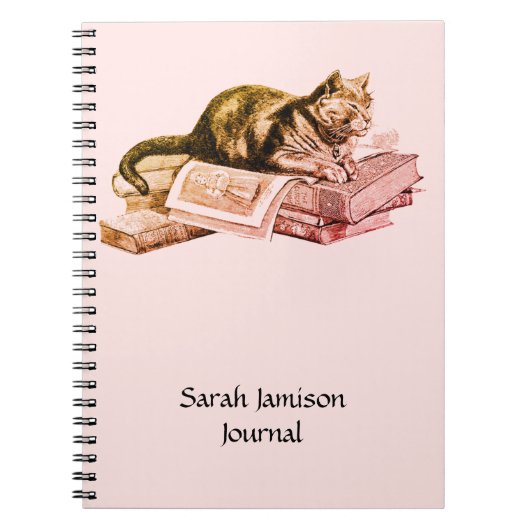 Kat Lying On Books Journal Notitieboek (Voorkant)