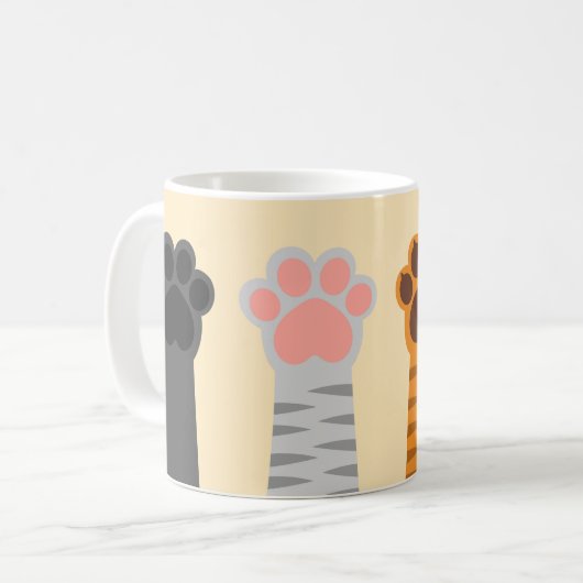 Kat maakt mok omhoog (Voorkant links)