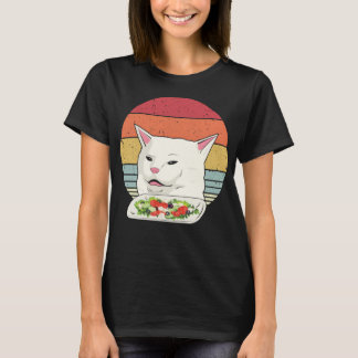 Kat Meme Funny, Retro Yelling at Cats Eating Salad T-shirt