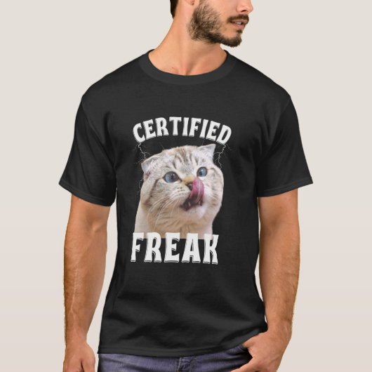 Kat Meme Gecertificeerde Freak Eet Cement Vervloek T-shirt (Voorkant)