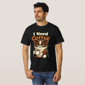 KAT MEME 'IK HEB COFFIE NODIG' T-SHIRT (Voorkant volledig)