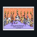 Kat Menorah, Prettige feestdagen! Feestdagenkaart<br><div class="desc">"Nog nooit gezien,  een kat menorah." Klinkt als: "nooit gezien voor,  uh,  kat menor-uh." Deze schattige kistkaart viert hanukkah en de feestdagen op een originele manier! prettige feestdagen!</div>