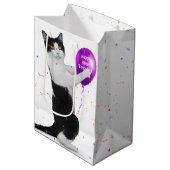 Kat met 60e Verjaardag Ballon Medium Gift Bag Cadeauzakje (Voorkant Gekanteld)