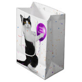 Kat met 60e Verjaardag Ballon Medium Gift Bag Medium Cadeauzakje (Voorkant Gekanteld)