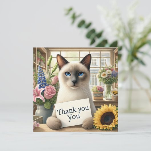 Kat met bloem met bedankkaartje (Staand voorkant)