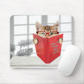 Kat met bril en rood boek muismat (Met muis)