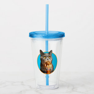 Kat met bruisend glas op de dag van de geboorte