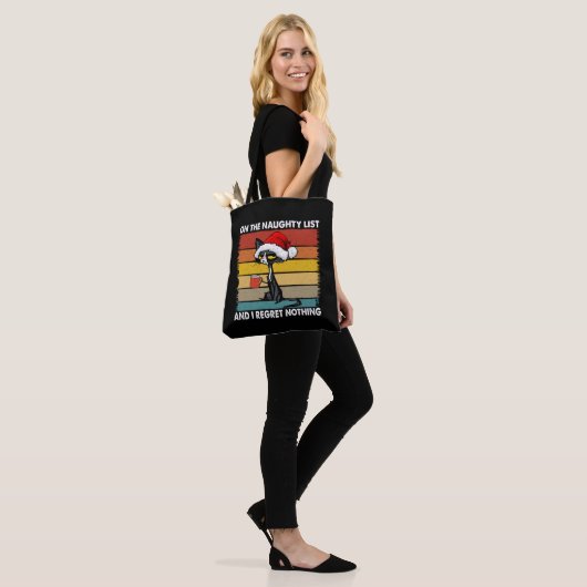 Kat met brute kerst op de Naughty-lijst Tote Bag (Op model)