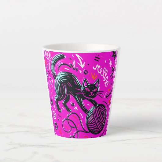 kat met een bal latte mok (Voorkant)
