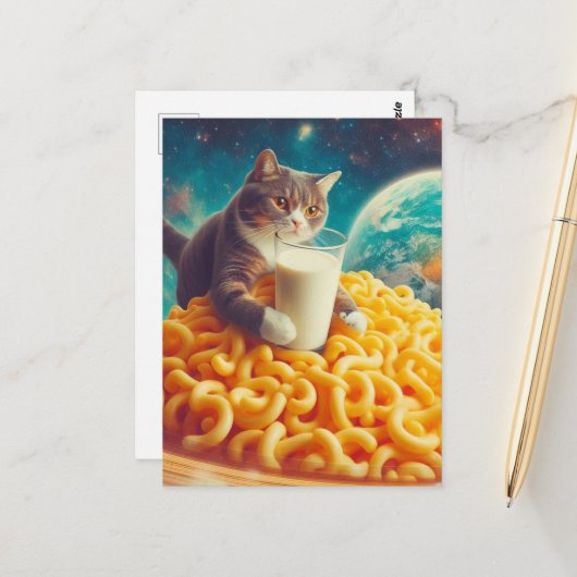 Kat met een glas melk op een planeet Cheesy Pasta Briefkaart (Voorkant / Achterkant in situ)