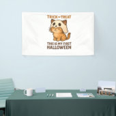 kat met een masker klaar voor zijn eerste Hallowee Spandoek (Beurs)