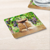 Kat met glas wijn kartonnen onderzetters (Schuin)