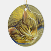 Kat met goudkleurige ogen - Pasteltekening Keramisch Ornament (Links)