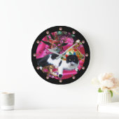 KAT MET HARLEQUIN PET EN MASKERADE PARTIJMASKERS GROTE KLOK (Huis)